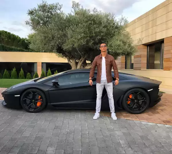 Football star Cristiano Ronaldo shows off his Lamborghini in new photo